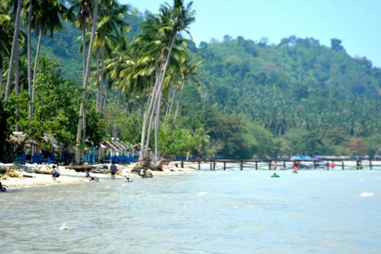 Pantai Klara: Permata Bahari Tersembunyi di Lampung