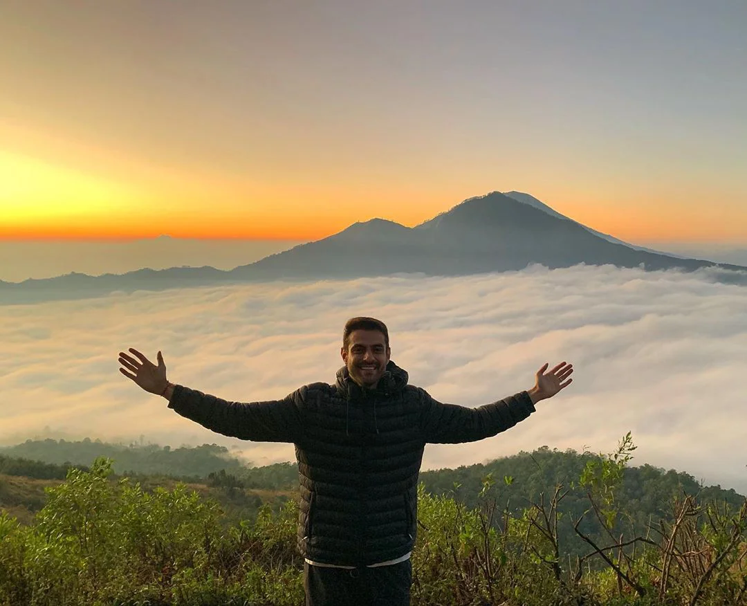 Menggapai Keindahan Puncak di Mount Batur Melalui Trekking Saat Matahari Terbit