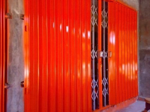Pintu Harmonika Warna Orange: Semarakkan Ruang dengan Kegembiraan dan Energi