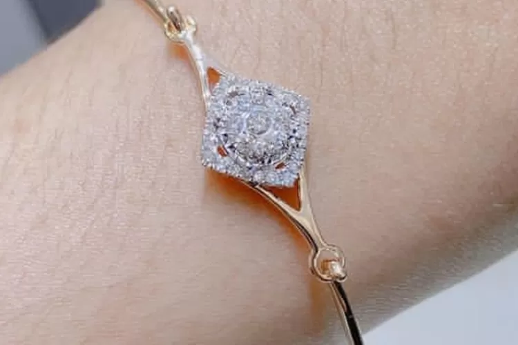 Perhiasan Bangle Berlian: Memancarkan Kilau Mewah yang Elegan di Pergelangan Tangan Anda